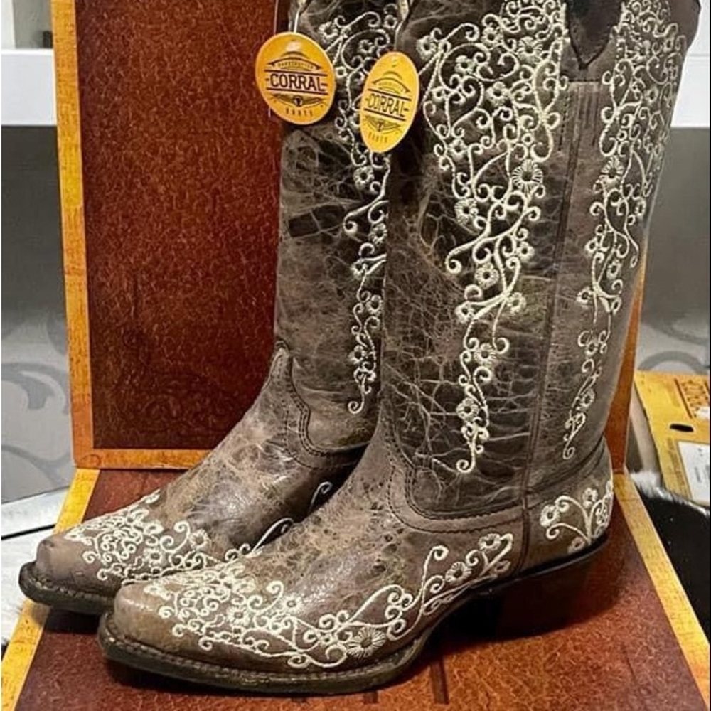 Corral Boots A2663 - CORRAL WOMEN'S BROWN CRATER EMBROIDERED WESTERN BOOTS